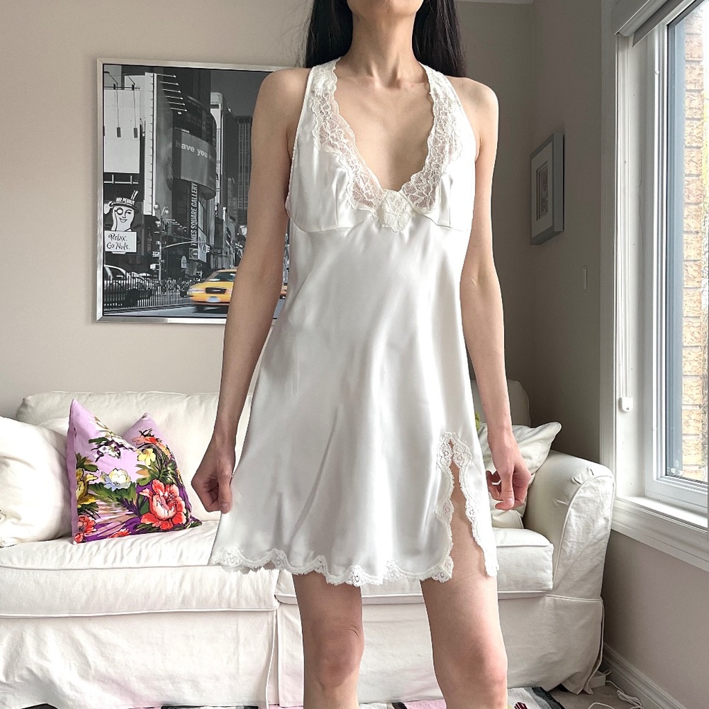 NWT La Senza flowy lace detail short chemise - Picture 3 of 16